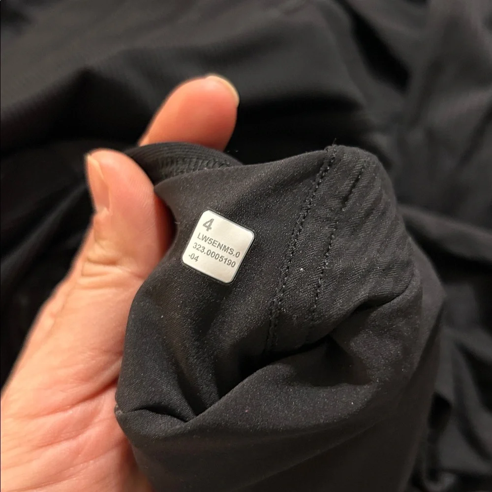 Lululemon Dance Studio Mid-Rise Pull On Jogger in Black size 4